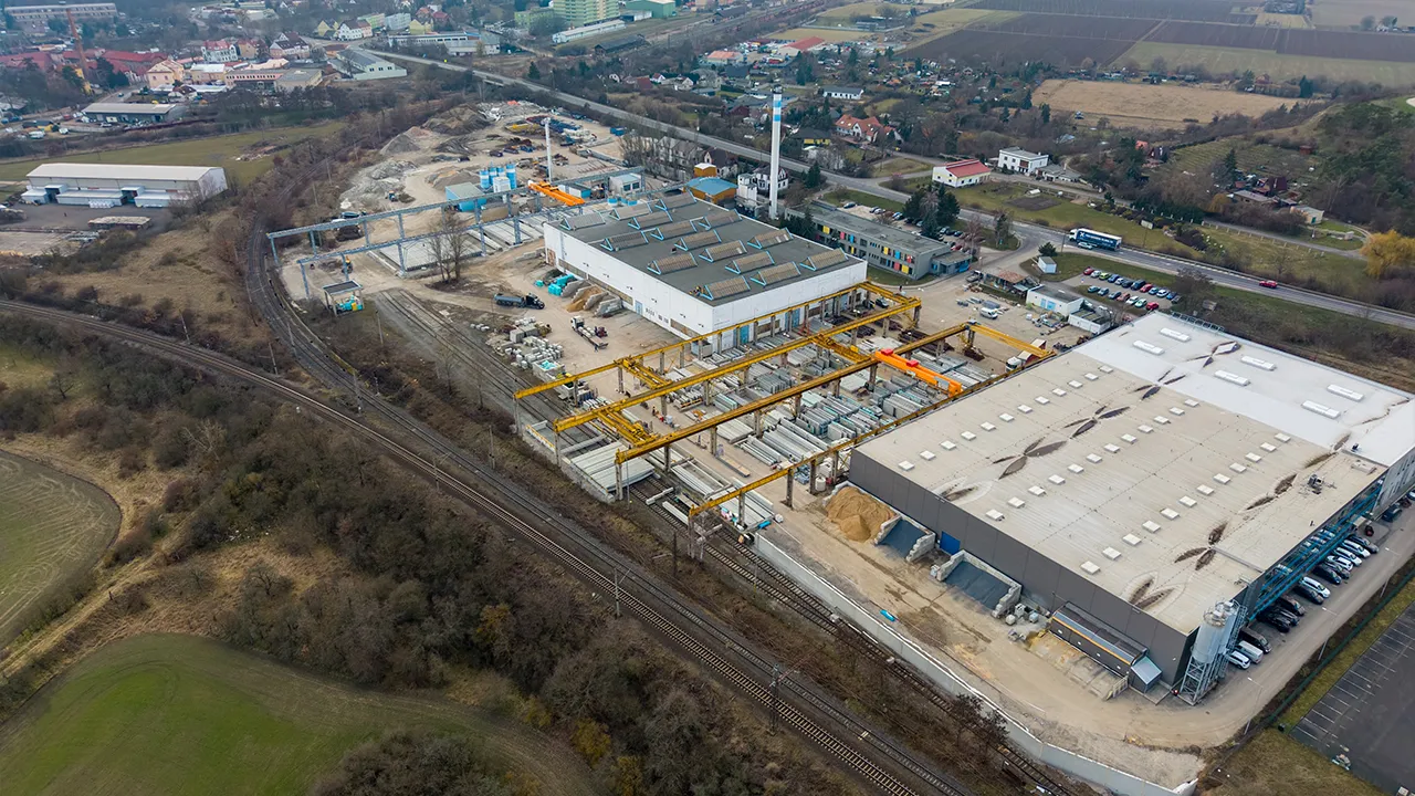Výrobní závod GOLDBECK Prefabrikace Žatec — práce v severních Čechách